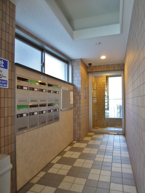 コマンスマン荻窪0202号室 エントランス