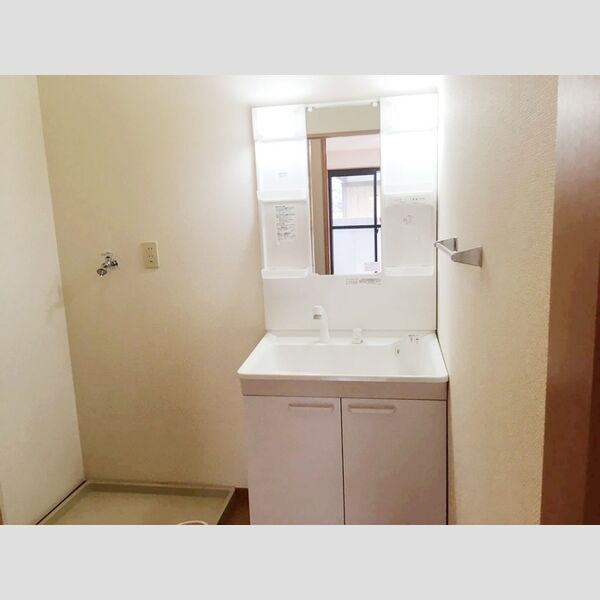 グランドソレーユ102号室 洗面