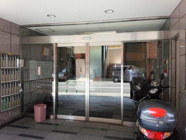 ピュアサクシードとも エントランス