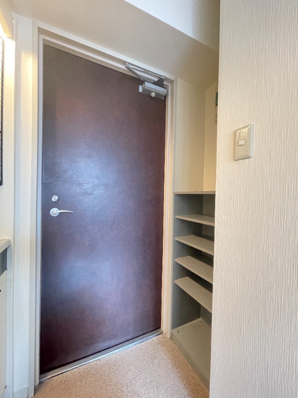 オーク・ビル4階 玄関