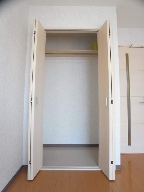 リリックコート長島Ⅱ2階 収納
