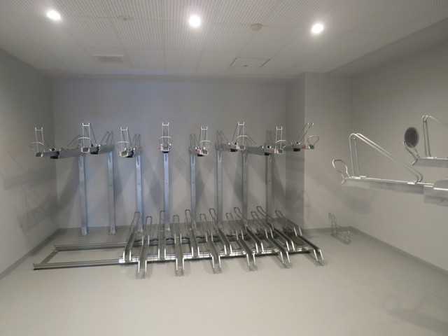 サンパール弐番館0201号室 駐輪場　※実際の使用状況とは異なります(現況優先)