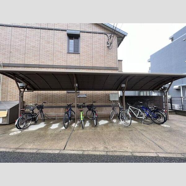 オークヒル203号室 駐輪場