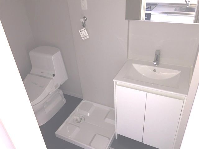 ａｉｌｅ　ｄｅ　ｌａ　ｖｒｉｔ1階 シャンプードレッサー　温水洗浄トイレ