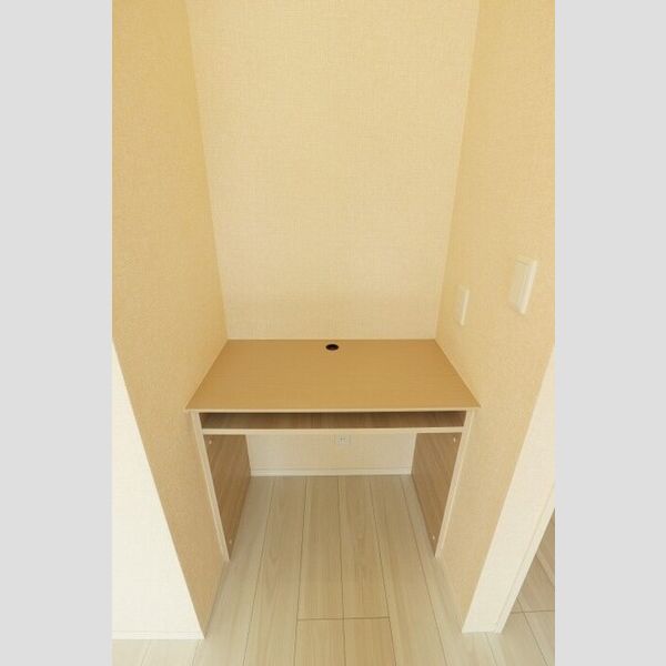 ソラーナ　フェリス102号室 ワークスペース