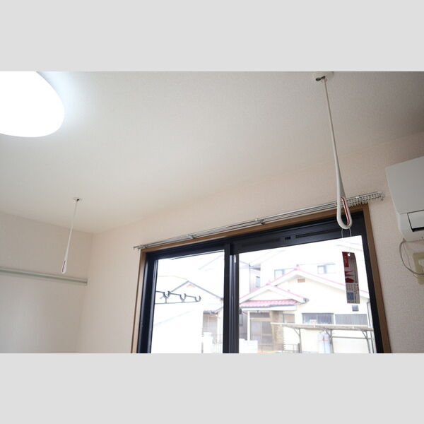 エステートU　Ⅰ102号室 室内物干し