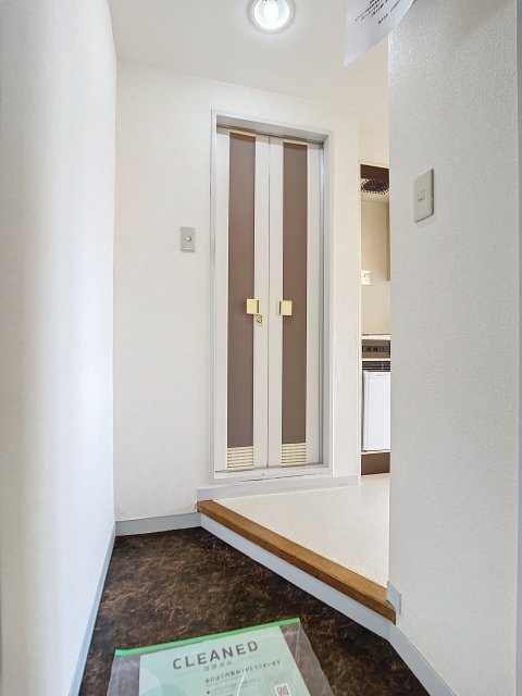 セレーネNA－１ 玄関