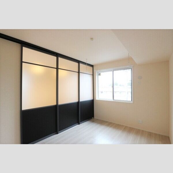 リベラル201号室 洋室