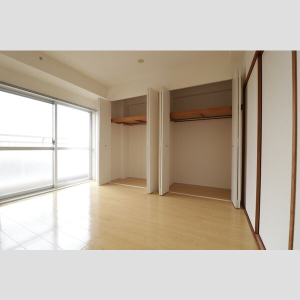 オーシャンビュー弐番館1004号室 洋室