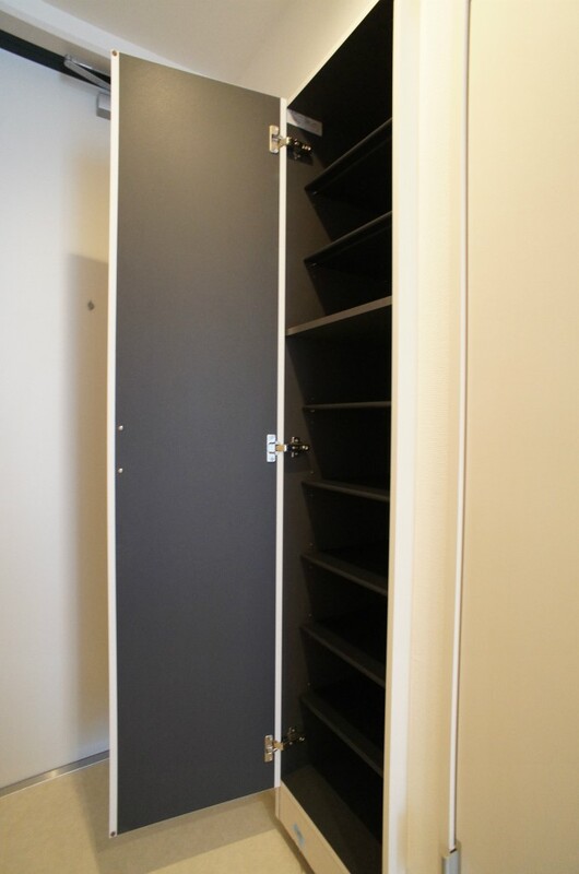 リブリ・ルピア湘南Ⅱ1階 収納