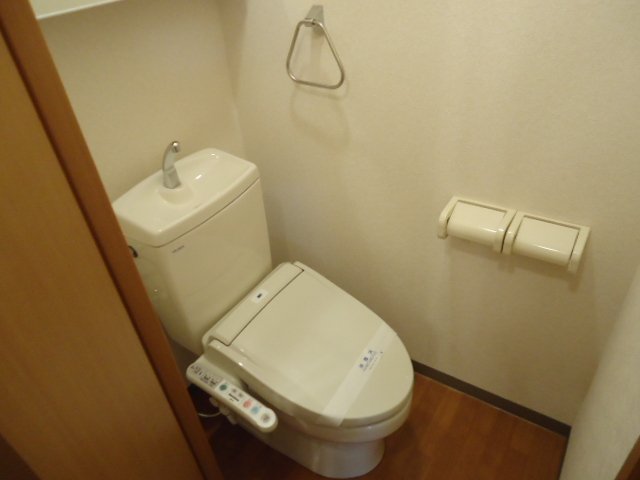 フローラーリア湘南 シャワー付トイレ