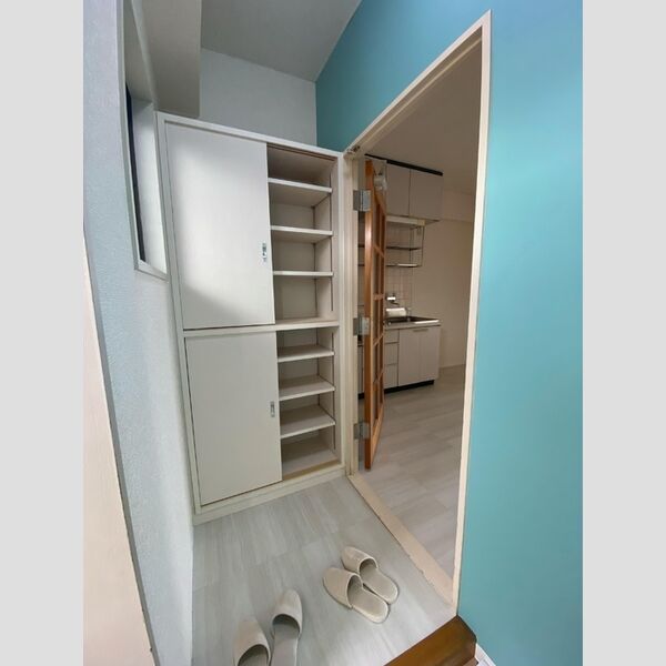 ティーワイパレス 玄関