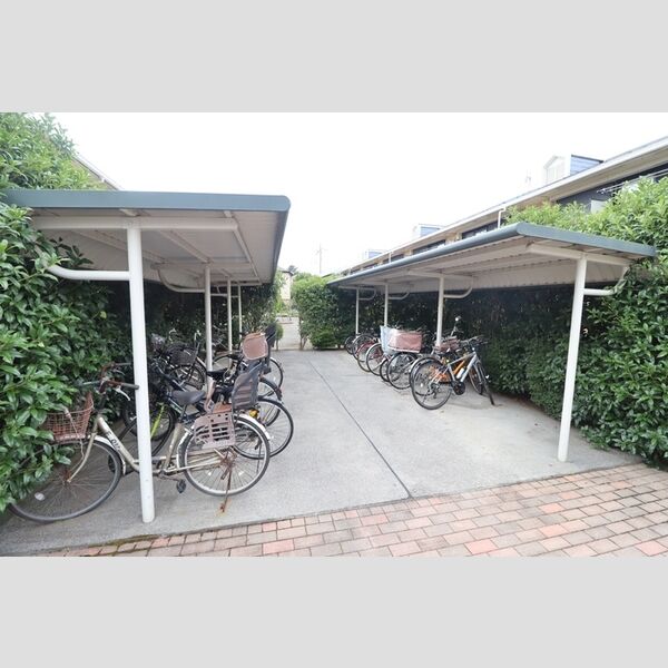 グレイス・パル国立 駐輪場