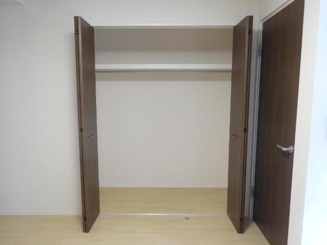 Ｅ・Ｍグローリア クローゼット