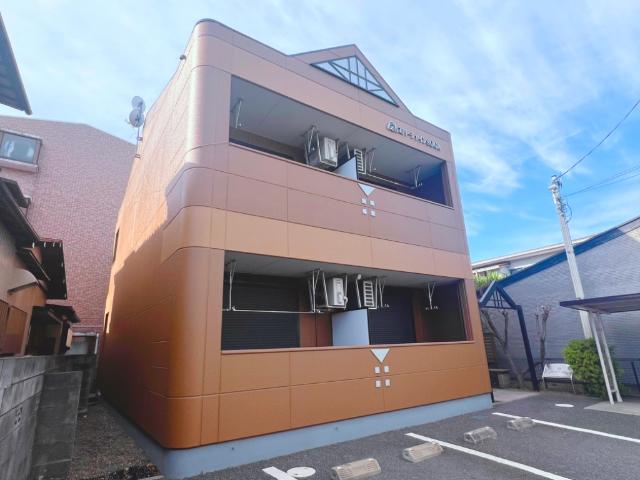 エバーシャインＳＯＧＡ 外観写真（昼）