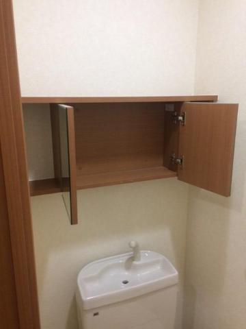 サニーヒル203号室 トイレ収納