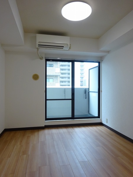 パーク・ノヴァ横浜阪東橋弐番館 リビング