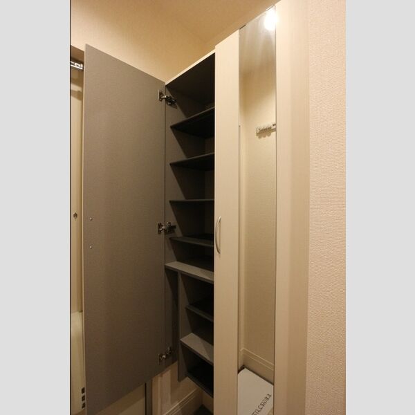 パリス201号室 シューズボックス