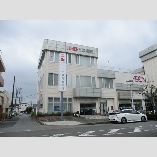 オーフィングⅢ302号室 千葉興業銀行東金サンピア支店(2375m)