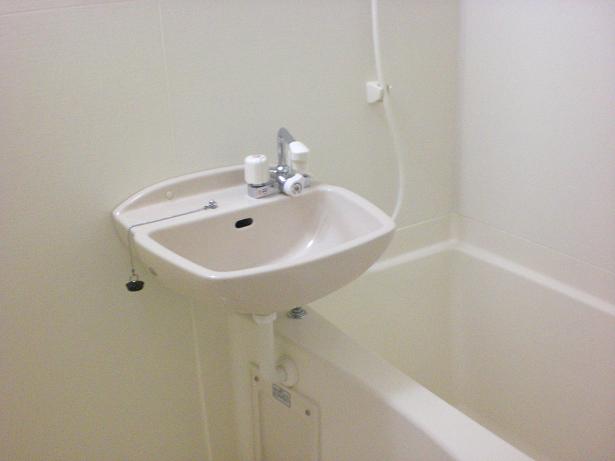 レオパレスゼロワントダ 玄関