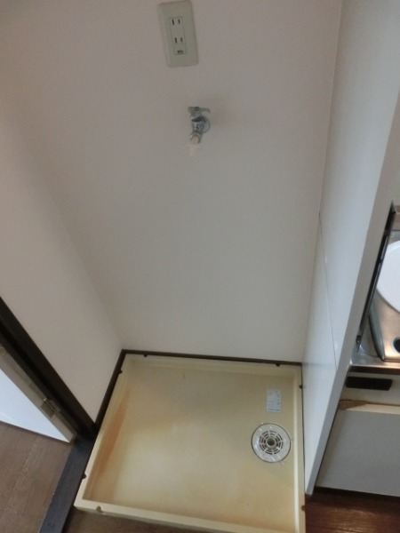 第6シティハイム 洗濯機置場