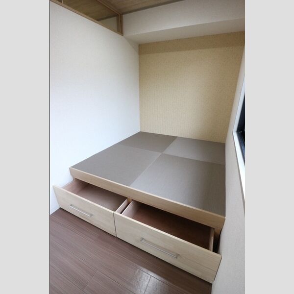 ピュアタウン南逆井　C102号室 収納