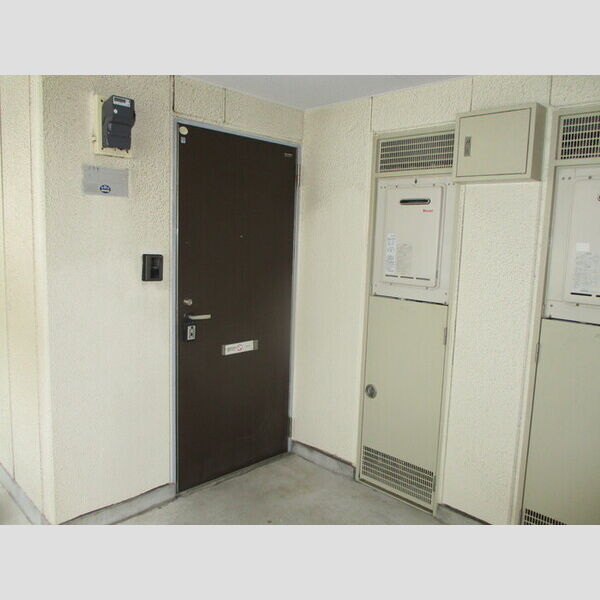 ロイアルパレスシマ206号室 206(玄関)