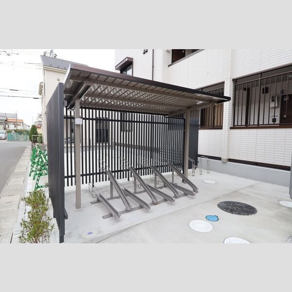 スカイパーク102号室 駐車場
