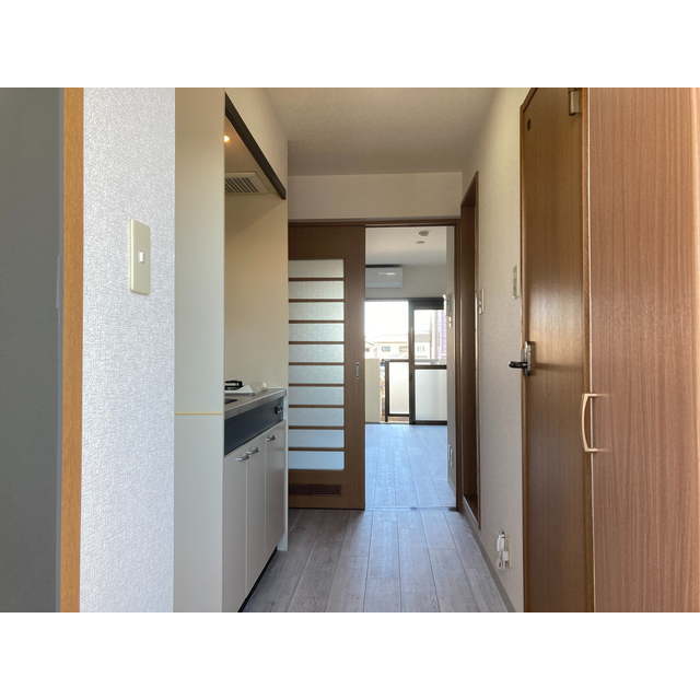 フェリシティ 玄関から室内