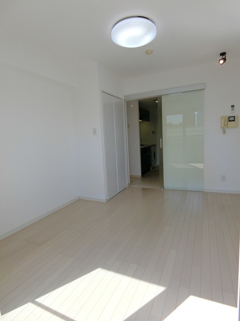 ガーラ渋谷常磐松5階 個人の部屋や寝室として使える洋室です