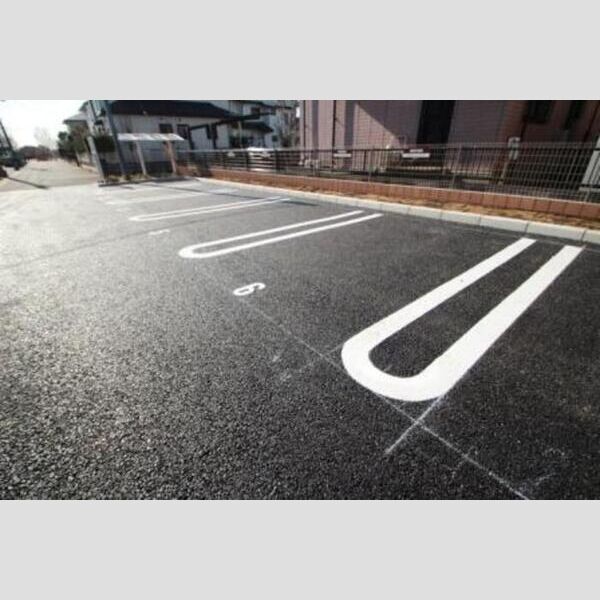 プランドール 駐車場