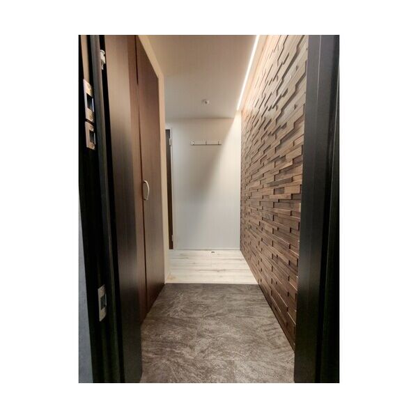 ForestMaisonKOMAGOMENORTH 玄関