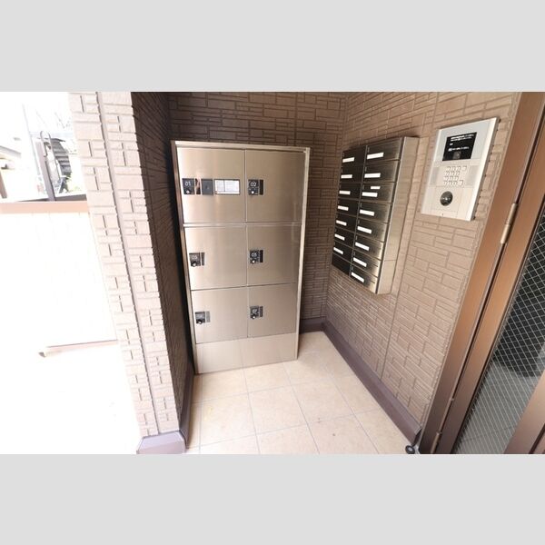 ソラシエスタ101号室 宅配ボックス