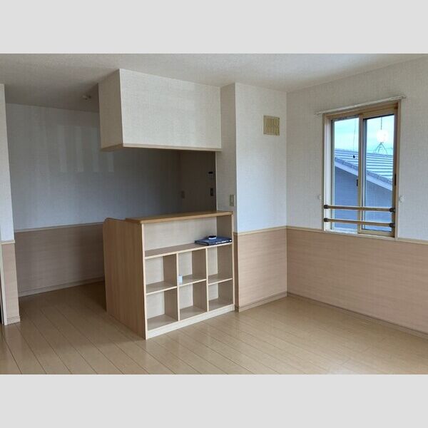 フレスカ リビングダイニング(別角度)