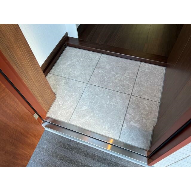 エクセレントアフィー横浜橋2階 玄関