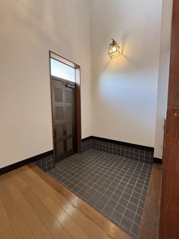 片瀬山戸建0001号室 玄関