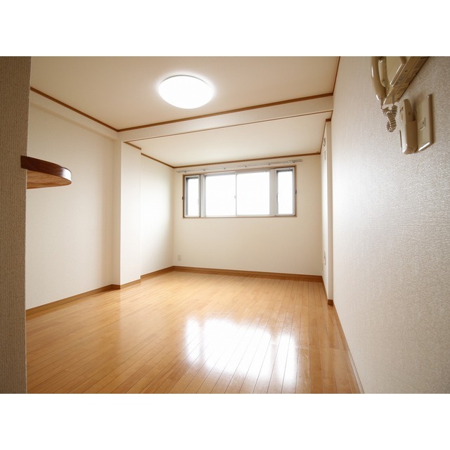 アンプルール 彩華 内観