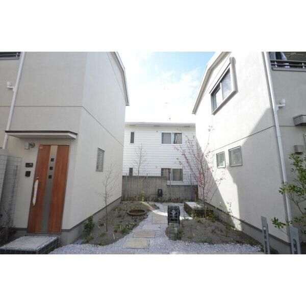 SUTERAS　TERRACE101号室 エントランス