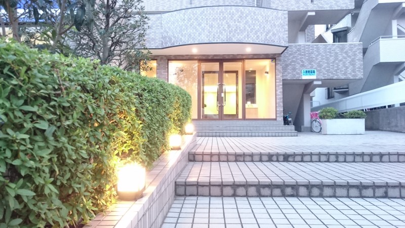 クエスト山手台 エントランス