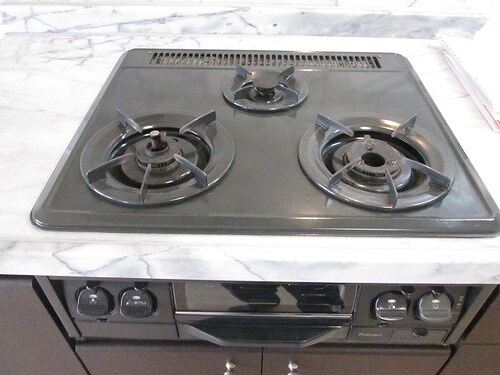 ライオンズマンション大泉学園第３ グリル付３口ガスコンロ　※前回募集時撮影2023年3月