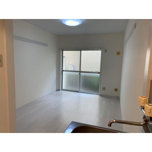 ホワイトバレー106号室 内観