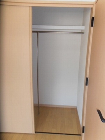 ブリーズ東海神Ａ2階 収納