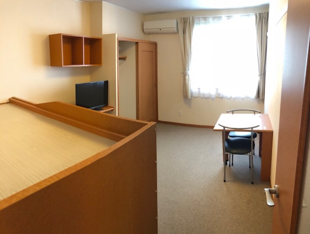 レオパレススリータウン リビング