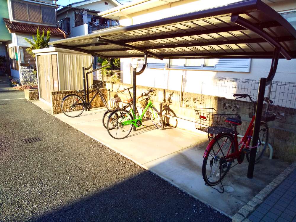 クレイノエストカーサ103号室 駐輪場