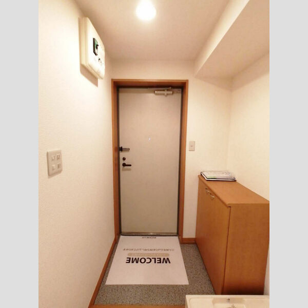 ズオン・ゼロ306号室 玄関