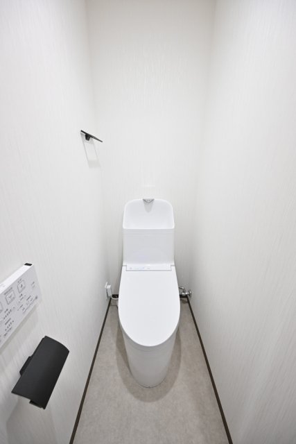 ＧＲＡＮＳＩＴＥ　ＮＡＫＡＭＥＧＵＲＯ6階 トイレ