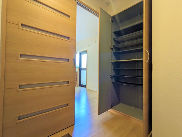 エマーレ国立 収納