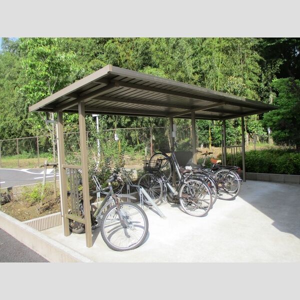 ロイヤルコート小倉202号室 駐輪場