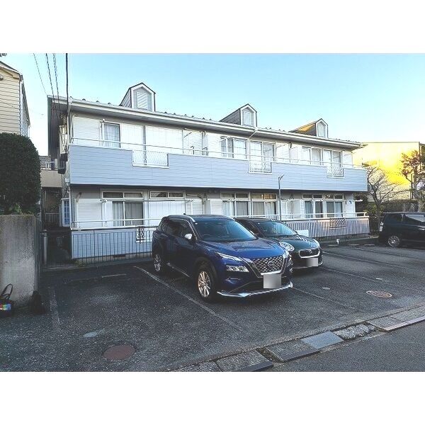 トーンハイムⅡ 駐車場