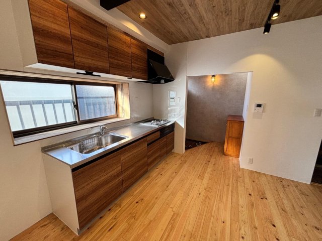 平塚カフェ風ヴィンテージHOUSE Ⅲ システムキッチン新規設置。